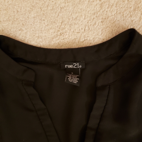 Sheer black ruffled sleeved blouse - Picture 2 of 2